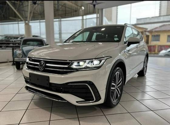 VOLKSWAGEN TIGUAN 2.0 300 TSI GASOLINA ALLSPACE R-LINE AUTOMÁTICO